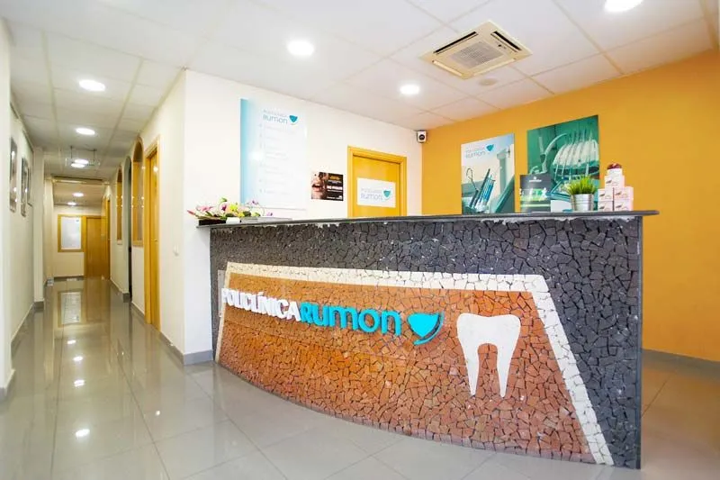 Clínica dental en Tarragona recepción