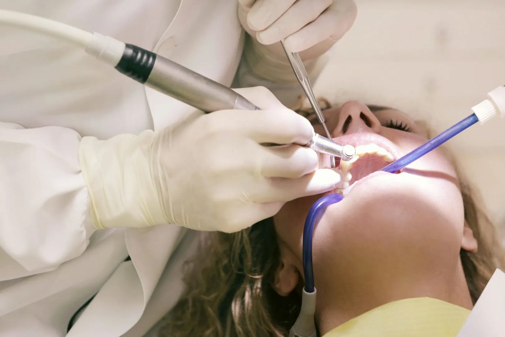 cirugía de reconstrucción de huesos de la boca en Tarragona